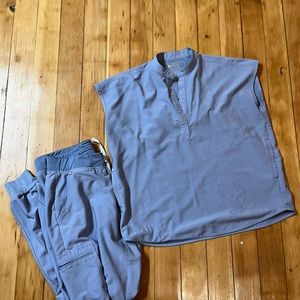 Figs vapor blue size small rafaela scrub top limited edition